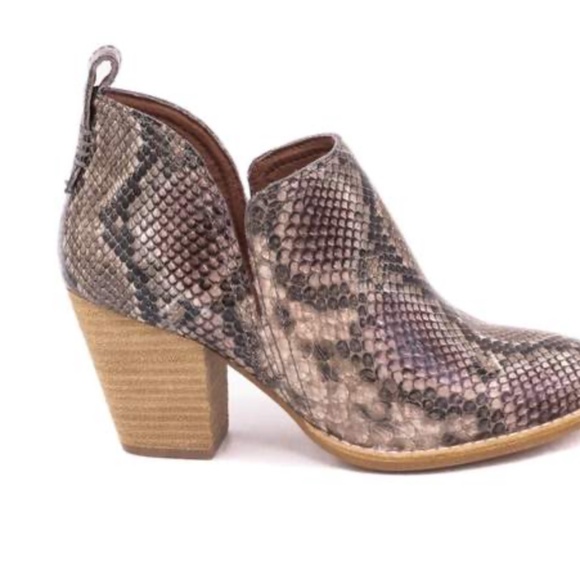 Jeffrey Campbell Shoes - Jeffrey Campbell Rosalee Bootie - size 7.5 (NEW)